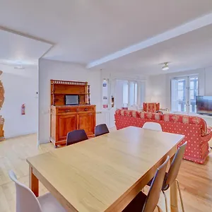  Apartment Navas I